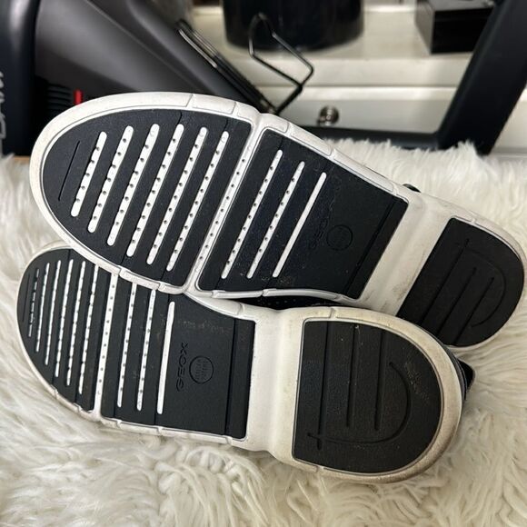 GEOX RESPIRA SHOES SIZE 8 - Picture 4 of 10